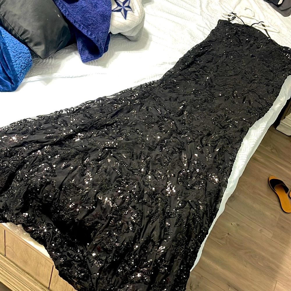 Black elegant dress